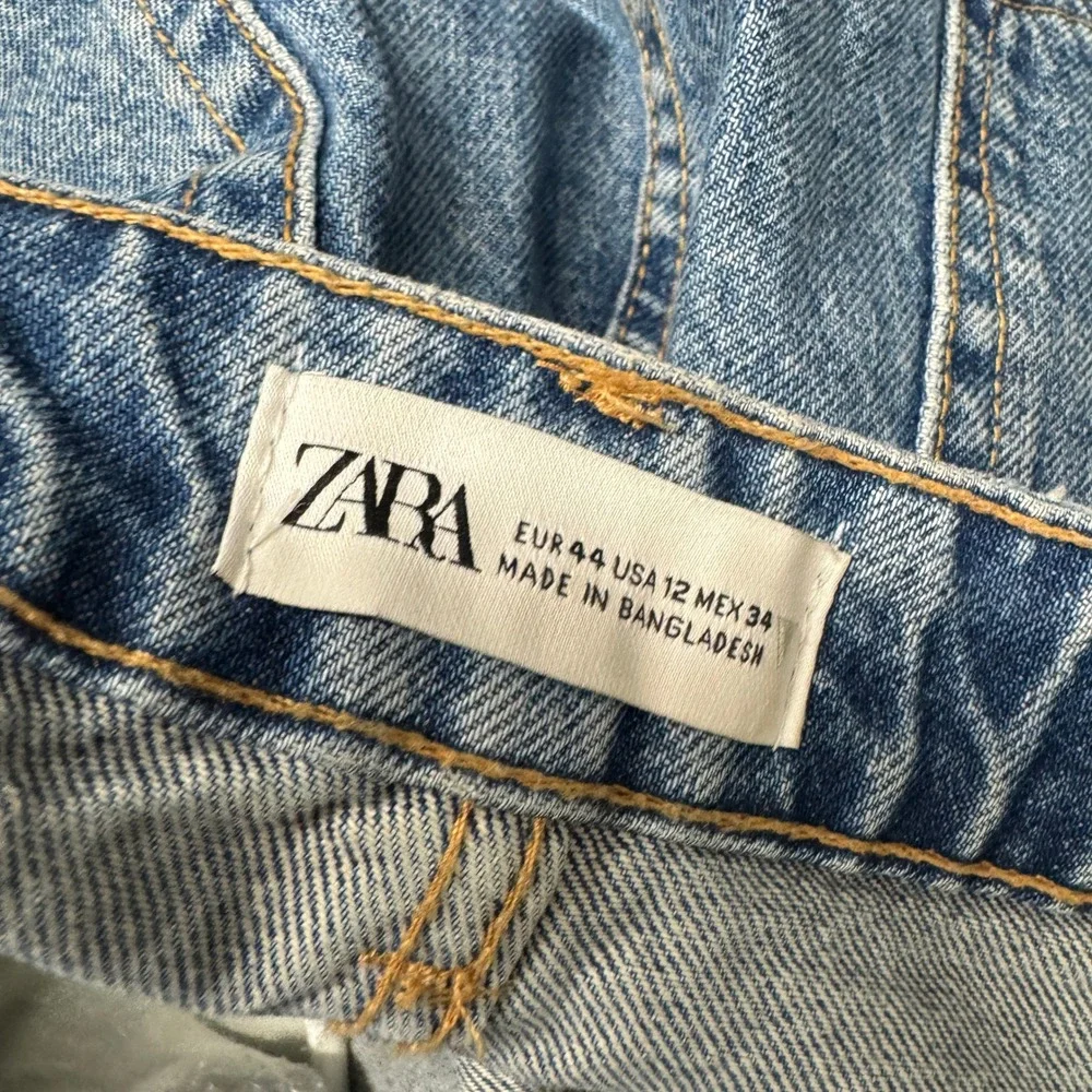 Zara Jean Shorts Womens 12 (33x5 ACTUAL)  Blue Denim High Rise Mom Classic